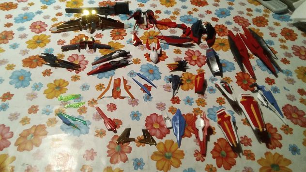 27 modellini GUNPLA action figures GUNDAM e simili - Foto 5