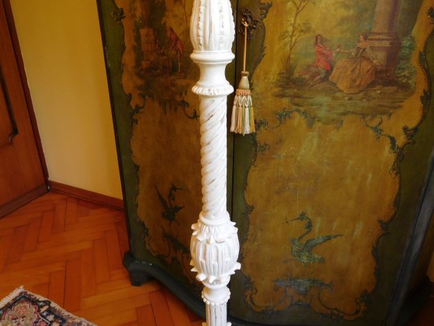 Lampada da terra antica intagliata e dipinta a mano.Tutta restaurata - Foto 4