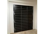 ARREDO NERO DOGATO CON MENSOLE NERE 37650