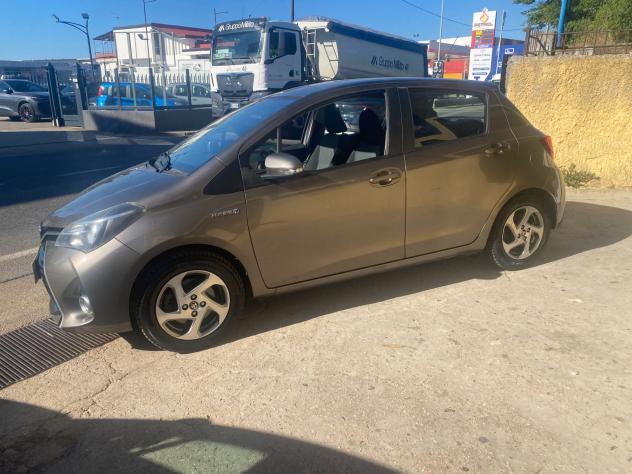 Toyota Yaris 1.5 Hybrid 12/2016 - Foto 6