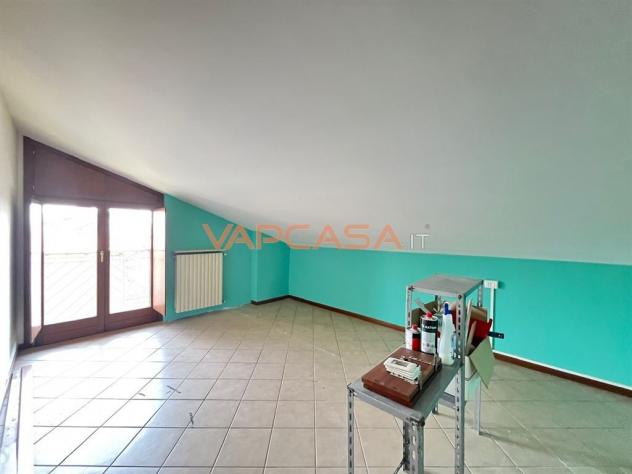 Quadrilocale su due livelli con terrazzo, box e cantina in centro ad Azzano San Paolo - Foto 18