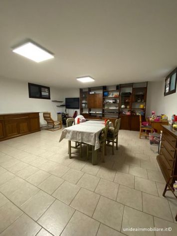 Varano Borghi - villetta a schiera quasi completamente indipendente - Foto 10