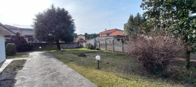 Casa indipendente di 300 m² con 5 locali e box auto doppio in vendita a Casorezzo - Foto 12