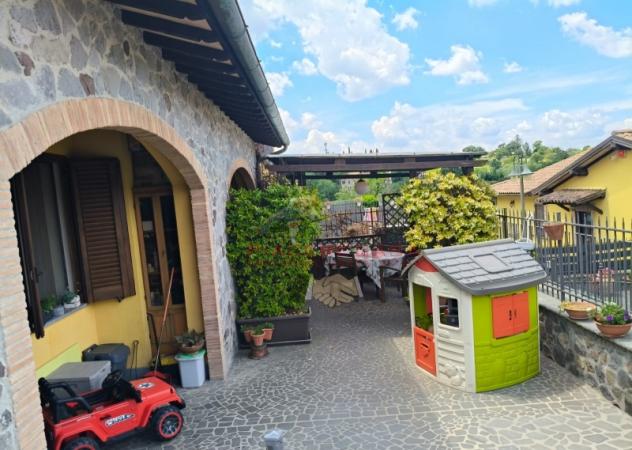 Porano - vendesi villetta a schiera libera su tre lati con giardino e posto auto. - Foto 3