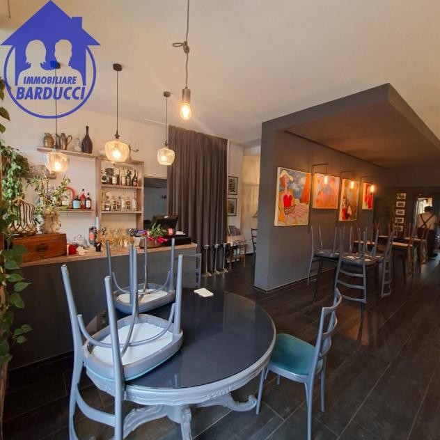 Bellaria Centro: Ampio Ufficio e Ristorante a Reddito in Vendita