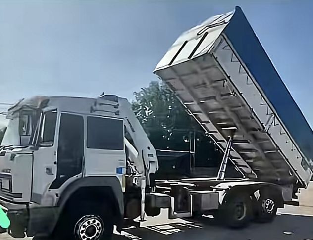 Iveco 190.38 con gru