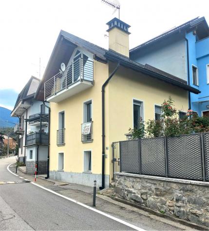 V000539 - CASA SINGOLA SU TRE LIVELLI