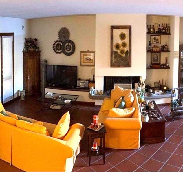 VILLINO di 7 vani e di 220 mq (POGGIO A CAIANO) rif. L1348_3 - Foto 6