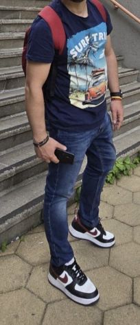 Cerco ragazza sposata Tel:3314525900