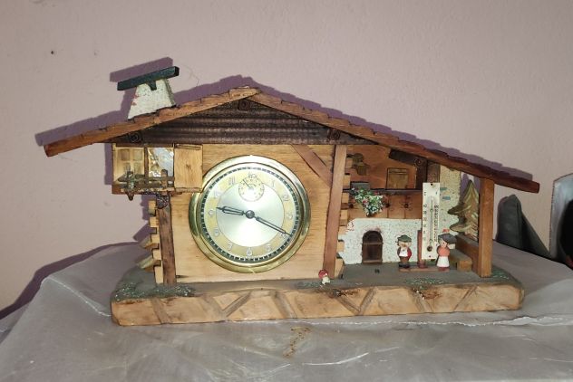 Vecchie casette in legno con orologio - Foto 4