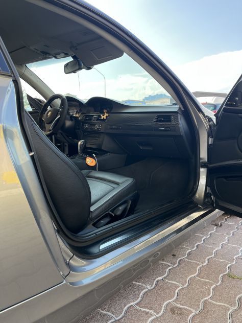 **BMW E92 320d Coupé Automatica – Bilstein/Eibach – 19” – Pelle – Navi – Alpine* - Foto 9