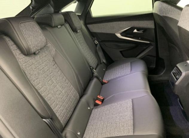 PEUGEOT 3008 1.2 Hybrid 136cv e-DCS6 Allure - Km 0 2026 rif. 23684950 - Foto 8