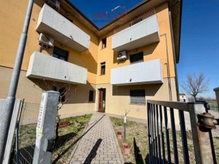 Appartamento al primo piano con due camere e garage