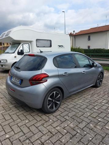 Peugeot 208 Signature BlueHDi 102cv S/S 5 PORTE - Foto 4