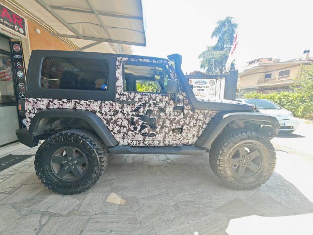 Jeep Wrangler 2.8 CRD Sahara Auto - Foto 4