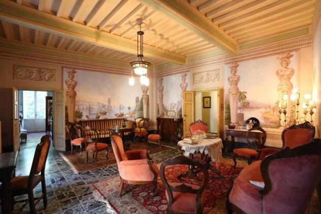 Villa in vendita a Buti 600 mq Rif: 1339888