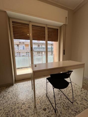 Stanza in appartamento in affitto a Napoli - Foto 4