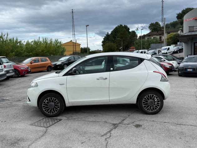 Lancia Ypsilon 0.9 TwinAir 85 CV 5 porte Metano Ecochic Gold - Foto 2