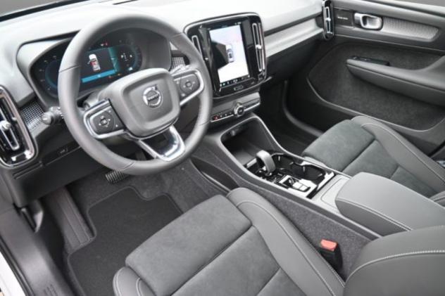 VOLVO XC40 B4 automatico Ultra Dark rif. 24049481 - Foto 6