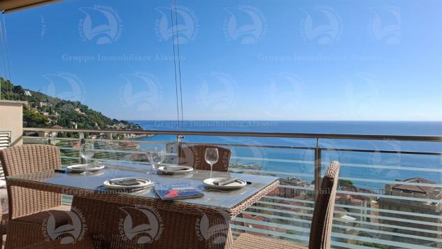 Alassio, appartamento vista mare con terrazzo vivibile, posto auto coperto e cantina - Foto 9