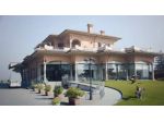 Elegante Villa Indipendente con Showroom e Uffici