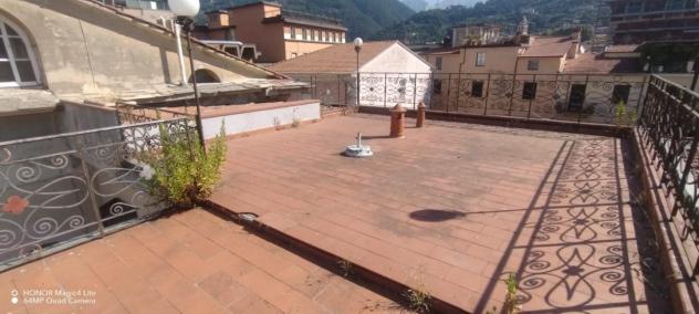 appartamento in vendita a Massa in zona Centro Storico