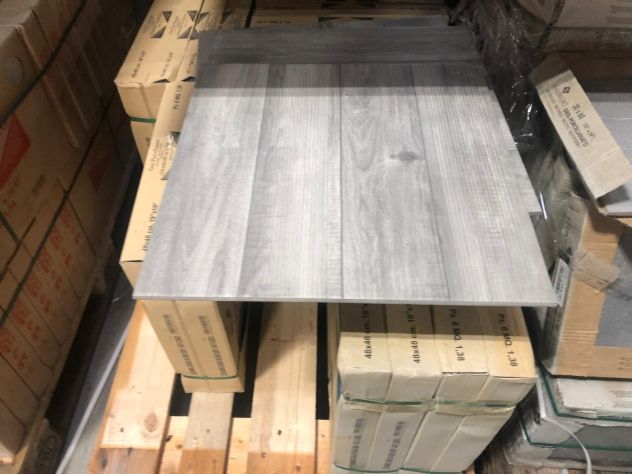 Stock di Pavimento per interni di 500 mq completamente imballato