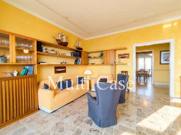 APPARTAMENTO CON AFFACCIO DIRETTO SUL MARE – LIDO DI CAMAIORE (LU) - Foto 5