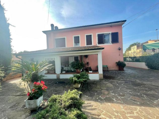 Villa in vendita a Porcari 240 mq Rif: 1267726