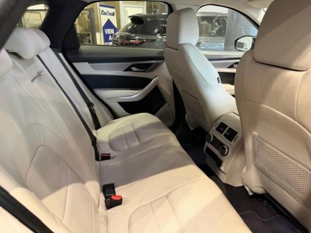 JAGUAR F-Pace 2.0 D 204 CV AWD aut. R-Dynamic SE rif. 23529840 - Foto 10