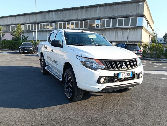 Mitsubishi L200 2.4 DI-D/154CV Double Cab Inform - Foto 2