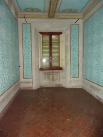 PALAZZO di 30 vani e di 1040 mq (CASTELFIORENTINO) rif. C 150 - Foto 4