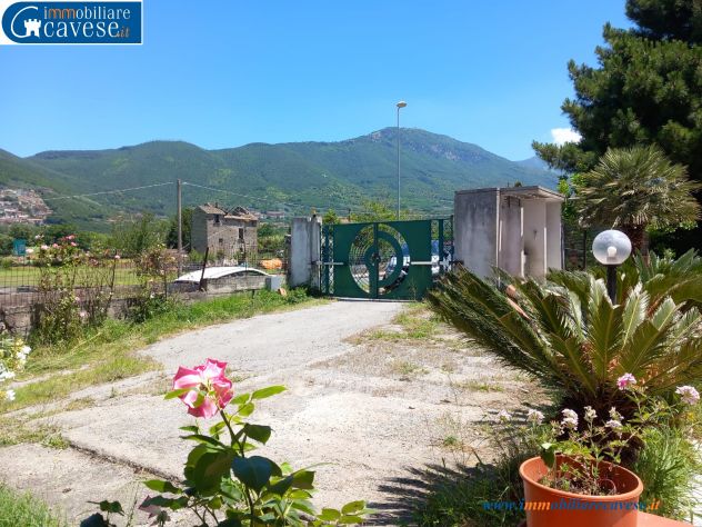 SPLENDIDA SOLUZIONE INDIPENDENTE CON GIARDINO - Foto 3