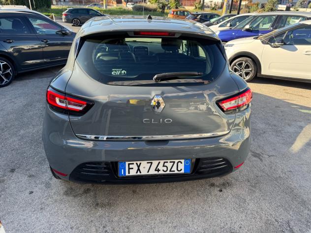 Renault Clio1.5 DCI MOSCHINO FARI FULL LED 2019 - Foto 6