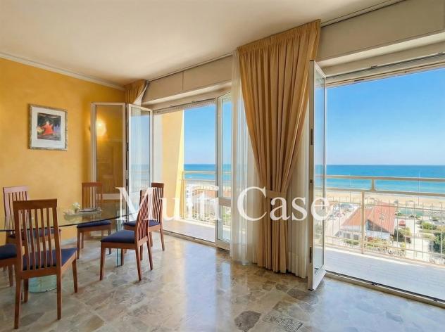 APPARTAMENTO CON AFFACCIO DIRETTO SUL MARE – LIDO DI CAMAIORE (LU) - Foto 16