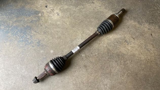 Semiasse anteriore SX Renault Clio 3 1.2 benzina del 2008 (8200341698)