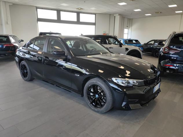 BMW Serie 3 330e Plug In Hybrid Camera 360° Navi Fari LED - Foto 2