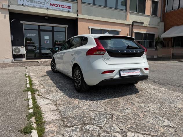 Volvo V40 T2 Momentum - Foto 5