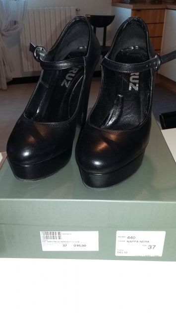 Scarpe donna in pelle nera
