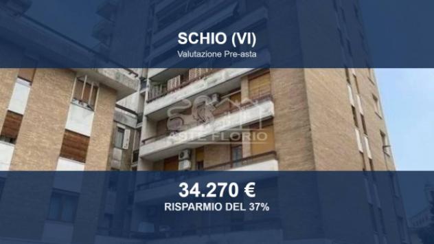 Immobile in asta di 100 m², box auto in vendita a Schio