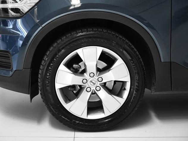 Volvo XC40 T2 automatico Momentum Pro - Foto 3