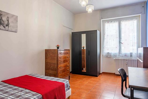 via carolina invernizio 7b private room s1