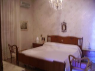 Camera Pescara centro matrimoniale uso singola solo donne
