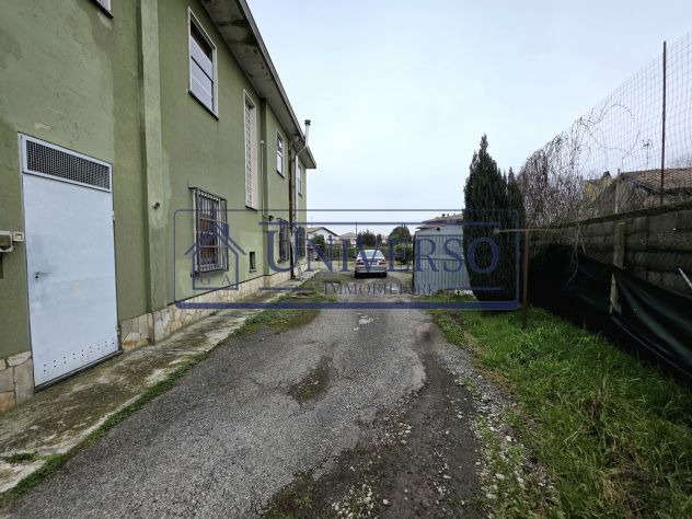 VILLA SINGOLA DI AMPIA METRATURA SU DUE LIVELLI LIBERA SUBITO - Foto 7
