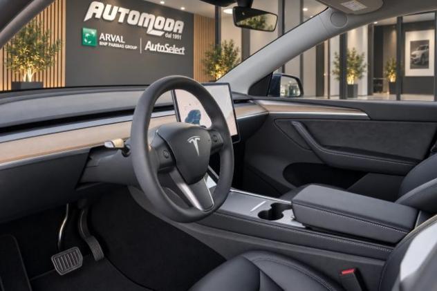 TESLA Model Y 50Kwd RWD KM0 rif. 24105526 - Foto 7