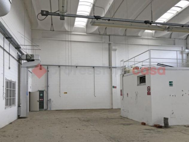 Immobile di 835 m² con 4 locali in vendita a Trecate - Foto 9