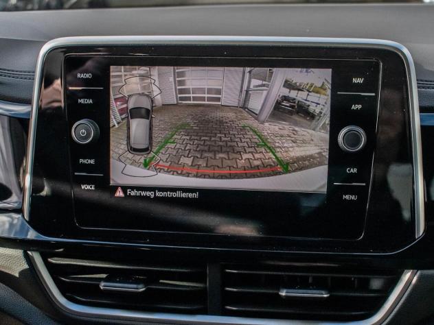 Volkswagen T-Roc 1.0 TSI R-LINE PLUS CAMERA+LED+ CARPLAY**KM/0** - Foto 8