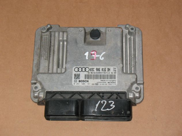 0261S06191 ECU AUDI A1 1.4 MED17.5.5 0261S06191 03C906016BH 03C906016BG