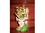 Vaso antico in porcellana policroma raffigurante busto di donna