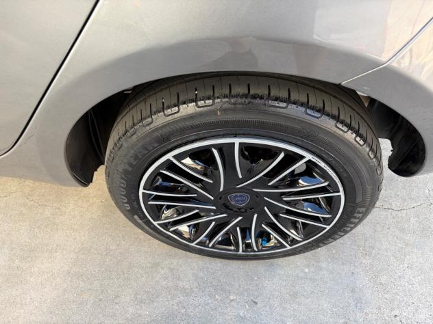 Lancia Ypsilon 1.0 FireFly 5 porte S&S Hybrid Gold - Foto 4